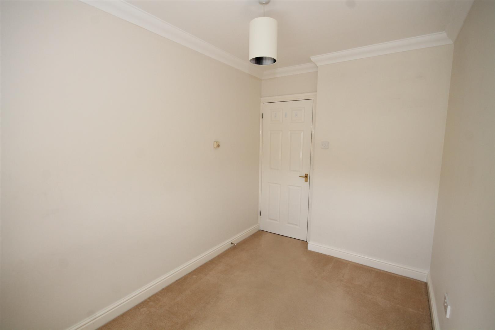 Bowes Close, Horsham